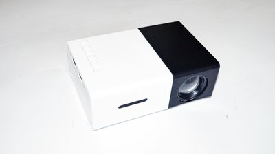 Портативний проектор YG300 yg-300 фото